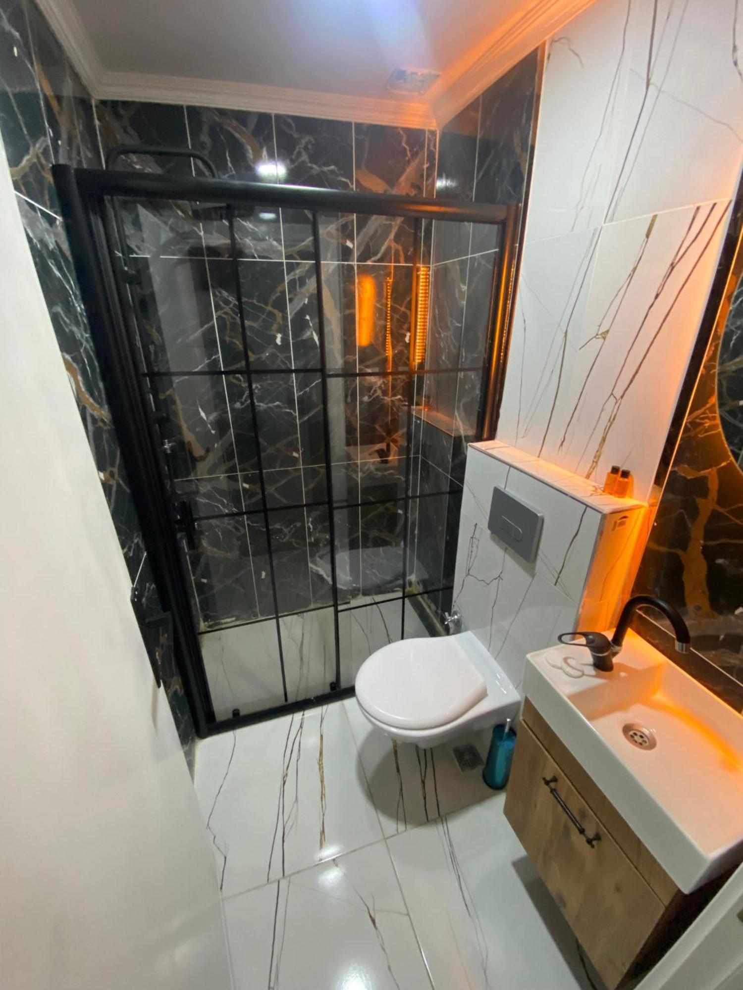 Kadikoey Viva Hotel & Suites Istanbul Bagian luar foto